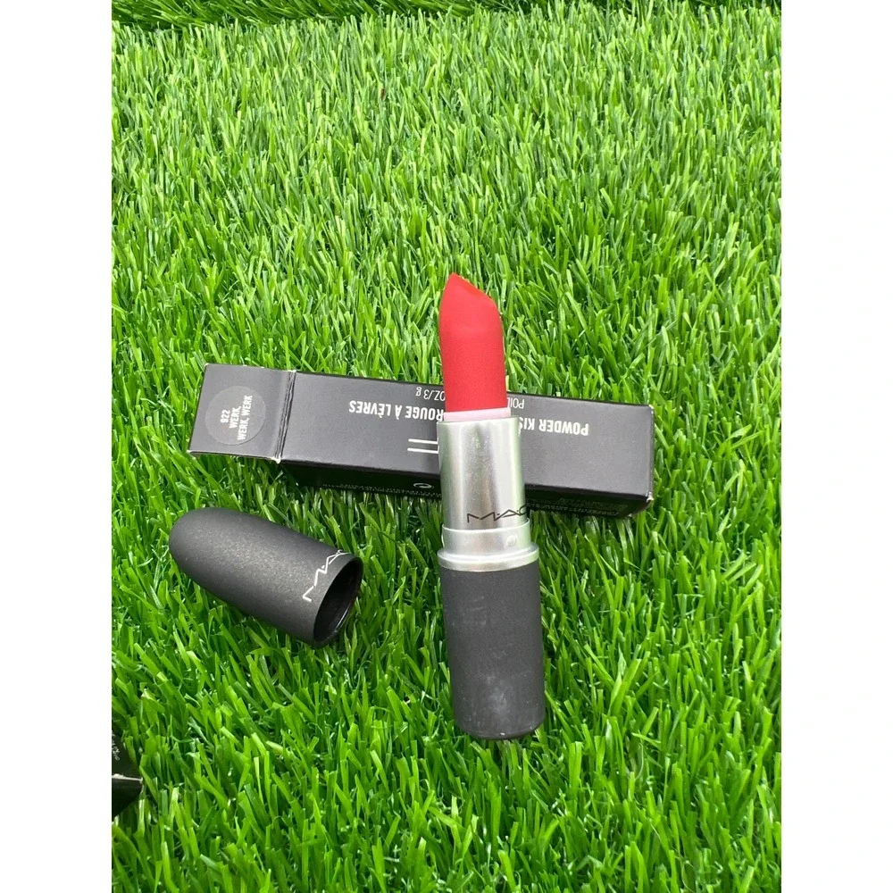 New MAC Powder Kiss Lipstick Rouge a Levres 0.1 oz / 3‎ g 922 Werk Werk Werk
